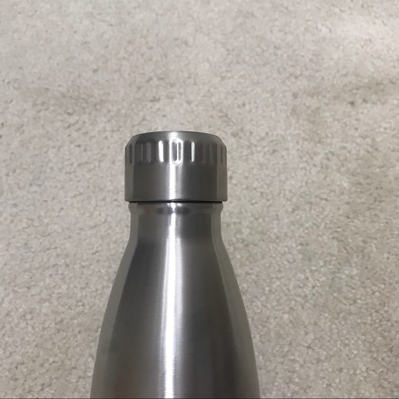 🆕🔥PINK BY VS SUPER CUTE METAL TIN TUMBLER SILVER&BLACK (PINK)ON THE TUMBLER!! - Picture 7 of 13